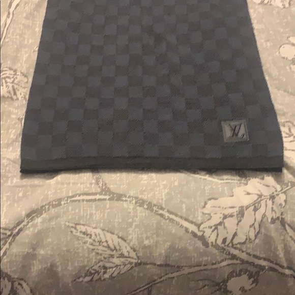 Authentic 100% Louis Vuitton Hat and Scarf - Picture 6 of 16